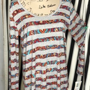 Lynnae Lularoe Large gray and patterned stripe top